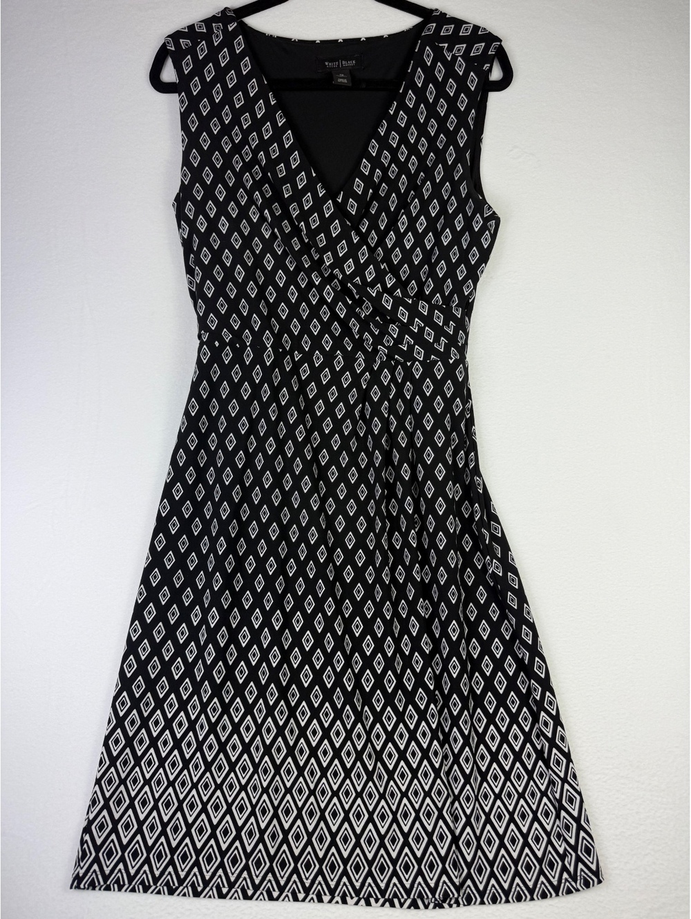 White House Black Market Sleeveless Black and White Diamond Pattern Dress Size